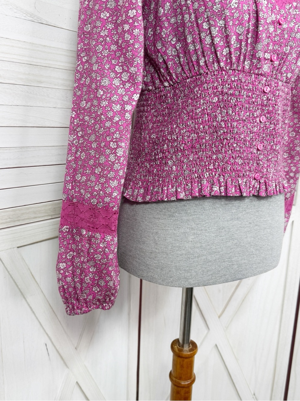 American Eagle Floral Smocked Puff Sleeve Crop Top Pink Medium Cottagecore - Picture 6 of 12